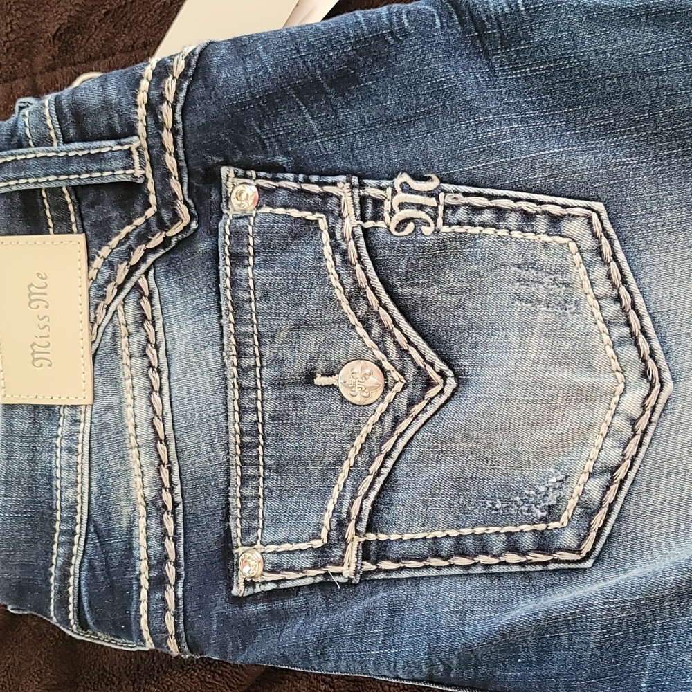NWT Miss Me Curvy Ankle 34W 29L
